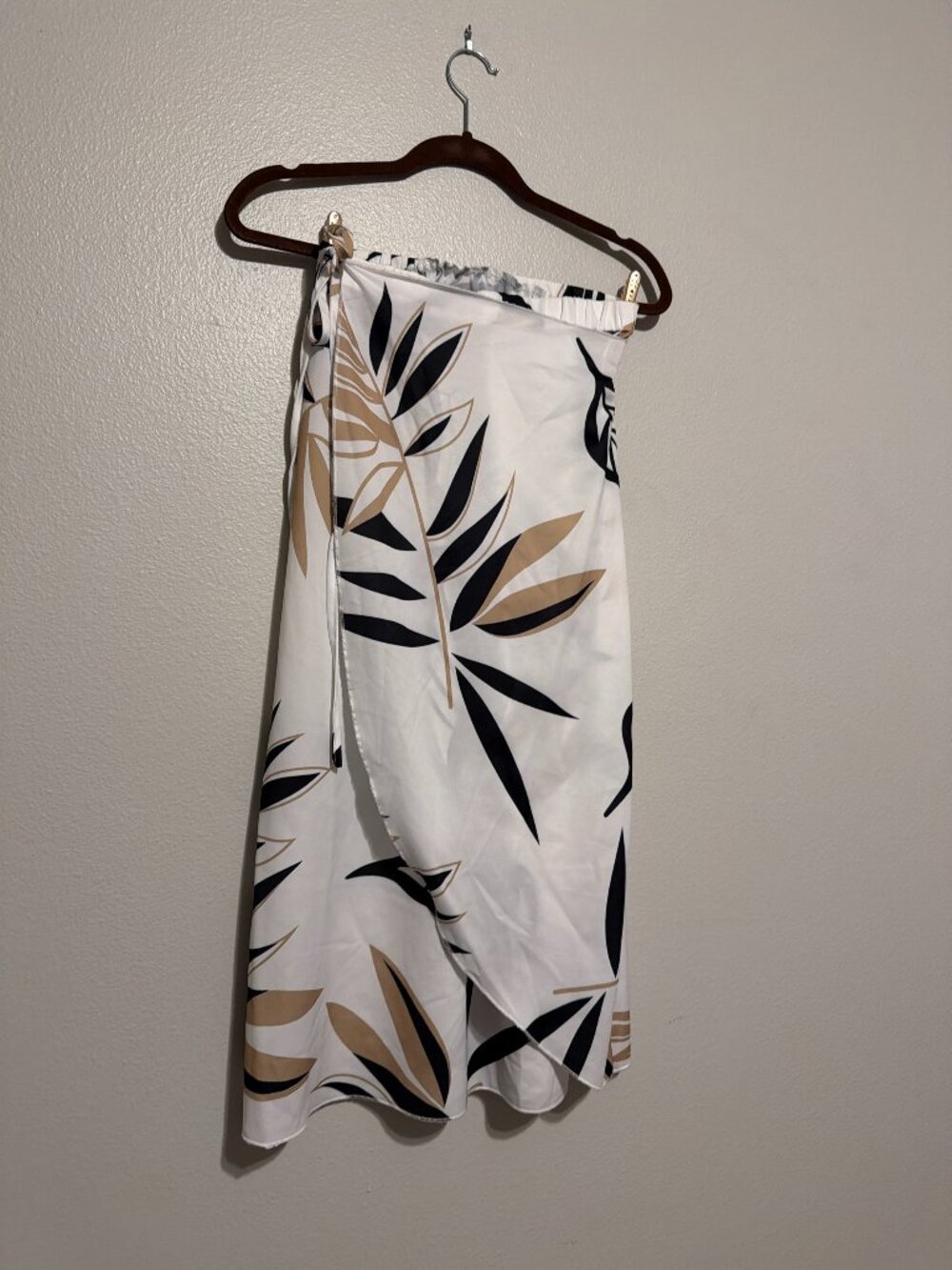 SHEIN White Tropical Leaf Print Tie Waist Wrap Midi Skirt